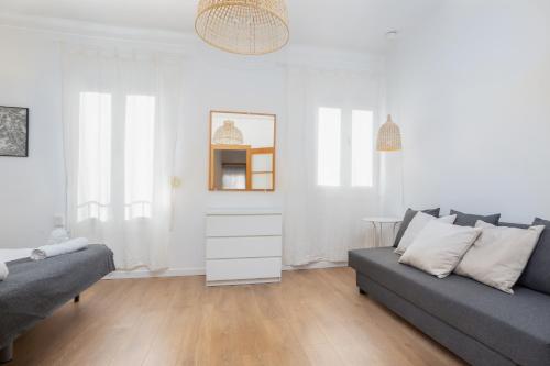 Housalia Lepant 3 bedroom apartment 300 meters de Sagrada Familia - image 4