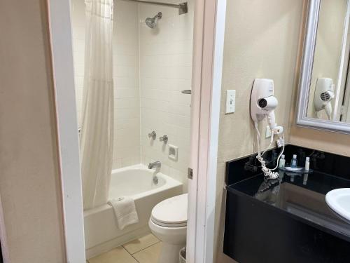 Quality Inn & Suites North Richland Hills - image 3