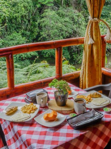 Ēdiens un dzērieni, Glamping Río Claro (Glamping Rio Claro) in Gesen