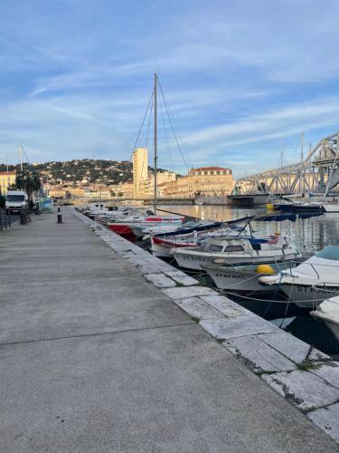 Appartement T2, climatisé, wifi, parking et piscine privés