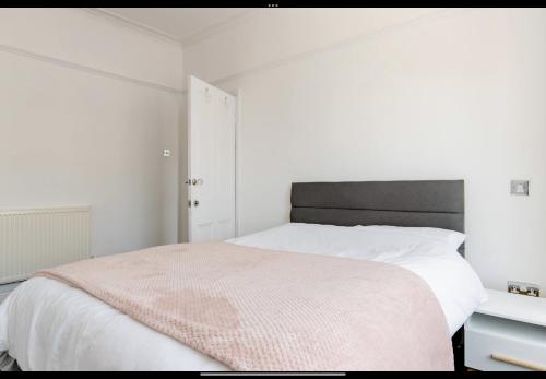 Private Room in Allerton - Quiet & Comfortable, Liverpool (photo 11)