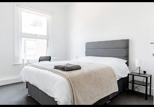 Private Room in Allerton - Quiet & Comfortable in Garston