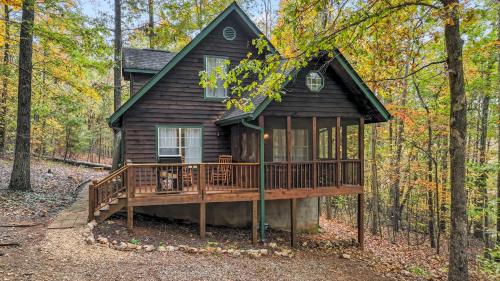 New Listing! Gold Dust Getaway - 3 Bed, Hot Tub