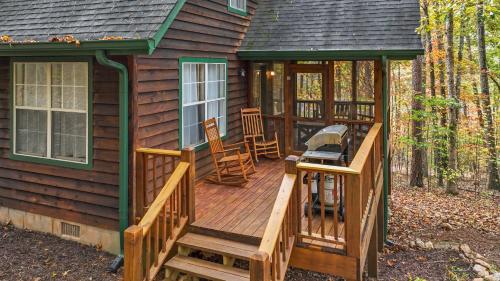 New Listing! Gold Dust Getaway - 3 Bed, Hot Tub