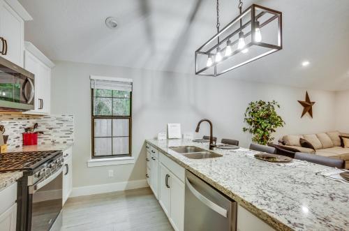 Montgomery Home with Patio and Grill Near Lake Conroe in Montgomery, USA
