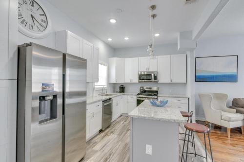 Galveston Home with Patio - 4 Blocks to Beach! in Galveston, USA