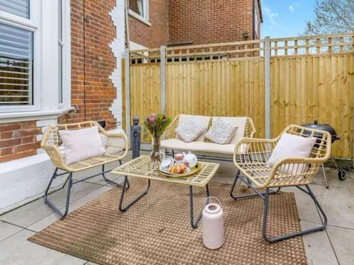 The Railway Cottage - Stylish & Dreamy Home in the Heart of Whitstable