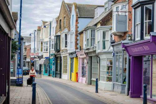 The Railway Cottage - Stylish & Dreamy Home in the Heart of Whitstable