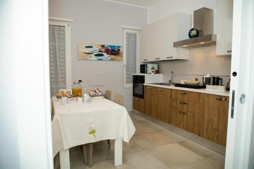 Quadruple Room image 6