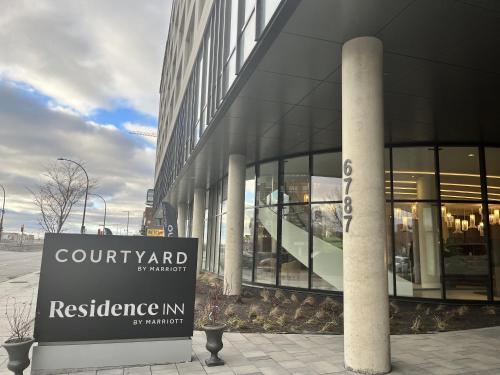 Exterior view, Courtyard by Marriott Montreal Midtown in Cote-des-Neiges-Notre-Dame-de-Grace