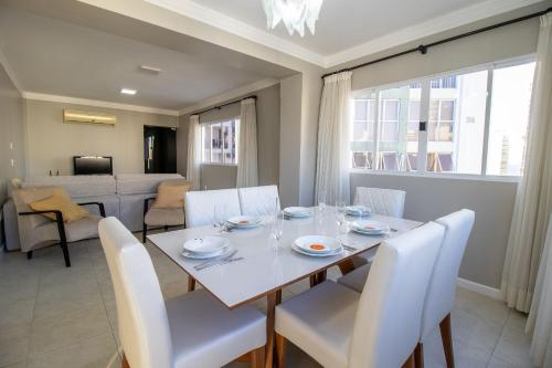 SAT132 - 2 Dorm, Churrasq, 2 Garagens, Wi-Fi, Balneário Camboriú