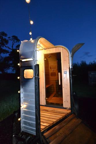 Twin Barn Shepherd’s Huts