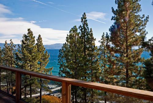 Water's Edge Lakefront- Buoy, Private Pier