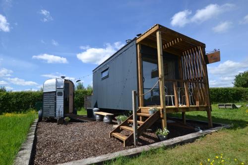 Twin Barn Shepherd’s Huts