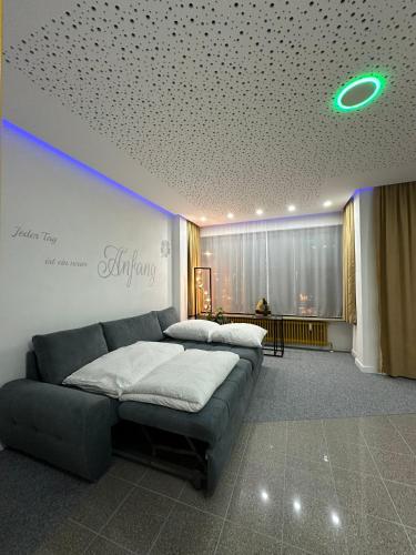 Modern Apartments Neuburg 1 - TOP NEU - 2 Zimmer, Komfort, Zentrum, Wi-Fi, Smart TV, Stellplatz, Küche