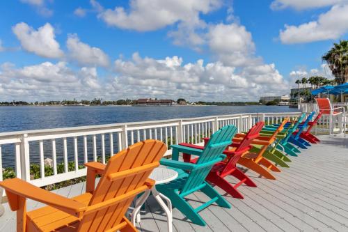 227-WIFI, New Paint, AMAZING Views, Close to BUCS stadium detail