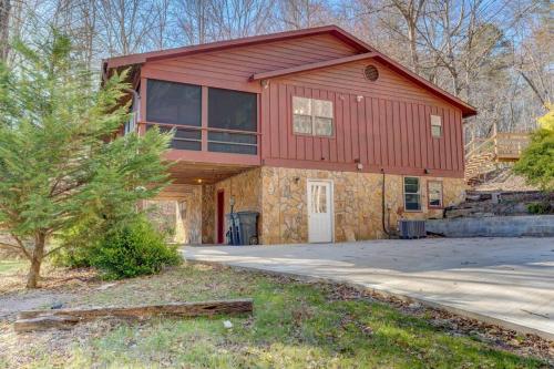 Wild Creek Cabin in Mineral Bluff, USA