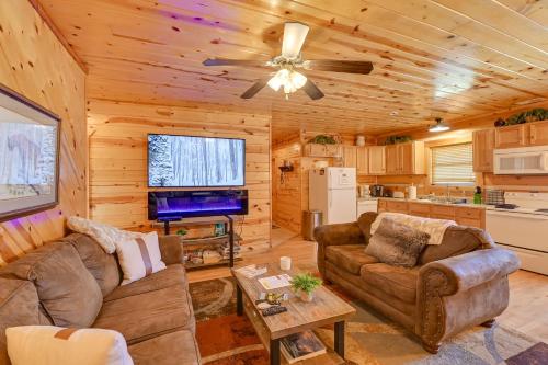 Secluded Retreat BBQ, Lawn Games, and Fire Pit! in Beattyville, USA