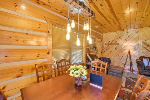 Secluded Retreat BBQ, Lawn Games, and Fire Pit! in Beattyville, USA