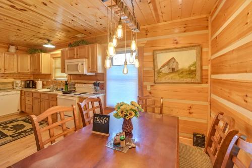 Secluded Retreat BBQ, Lawn Games, and Fire Pit! in Beattyville, USA