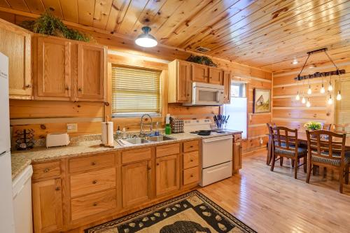 Secluded Retreat BBQ, Lawn Games, and Fire Pit! in Beattyville, USA
