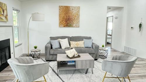Relax Modern 3BR 2Bath - NW Austin, Sleeps 10, Cedar Park
