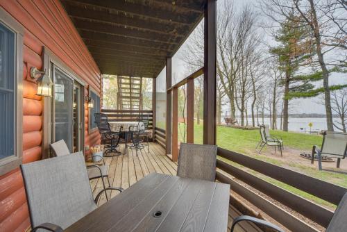 Modern Log Cabin with Rec Room, Steps to Lake!