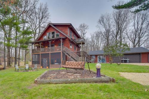 Modern Log Cabin with Rec Room, Steps to Lake!