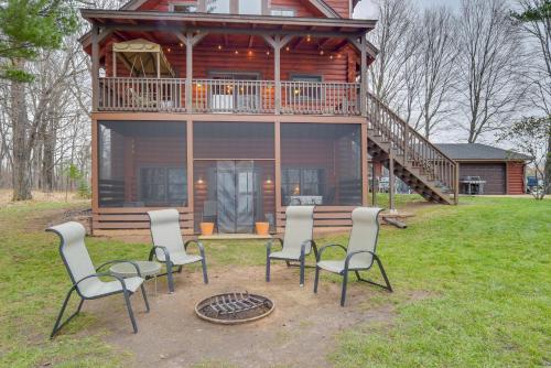 Modern Log Cabin with Rec Room, Steps to Lake!