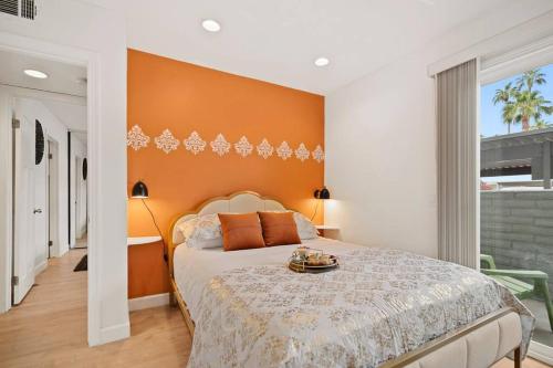 Poolside 2BR/2BA Pet Friendly Condo+Mountain View in Palm Springs, USA