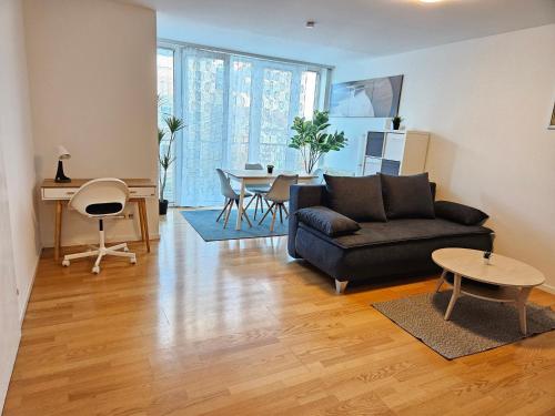  City Oasis with Brand-New Kitchen 1BR in Wien