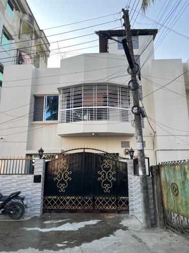 Alom Manzil - 4 Bedroom Family Home