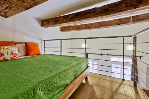 Exquisite 3-bedroom Duplex Penthouse with Jacuzzi in Valletta Centre, Валетта (фото 11)