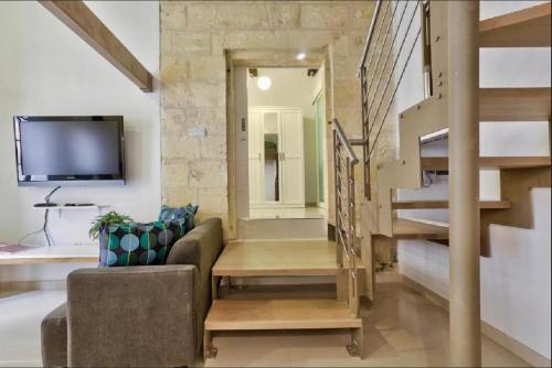 One-Bedroom Apartment image 1