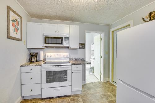 3 Mi to Golf - Beatrice Vacation Home! in Beatrice