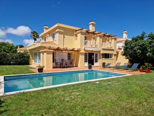 RENT4REST GOLF LOVERS PARADISE 4BR VILLA WITH Pool