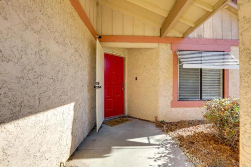 Pet-Friendly Citrus Heights Home Fenced Backyard!