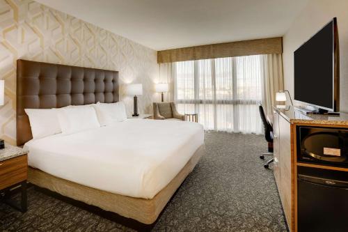 Drury Inn & Suites Columbus Convention Center - image 6