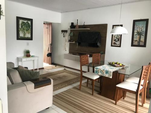 Közös társalgó / TV, Apartmento 50 metros Praia da Armacao - Floripa!!! 35 in Armacao