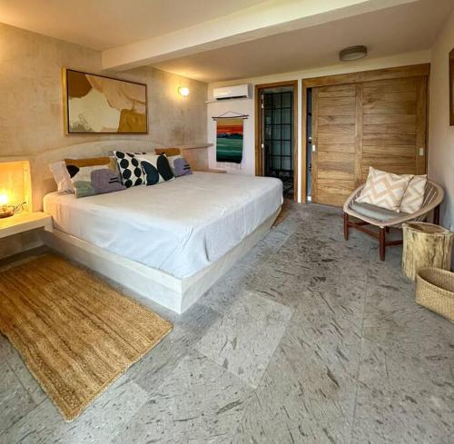 Casa Palmar Condo - Newly Remodeled, Ocean Front in Sayulita, Mexico