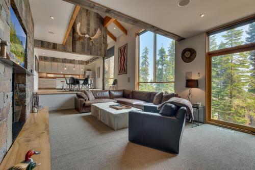 Mod Haus on the West Shore - Mountain Modern Home w Private Beach and Pier, Near Skiing photo 1
