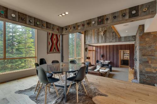 Mod Haus on the West Shore - Mountain Modern Home w Private Beach and Pier, Near Skiing photo 4