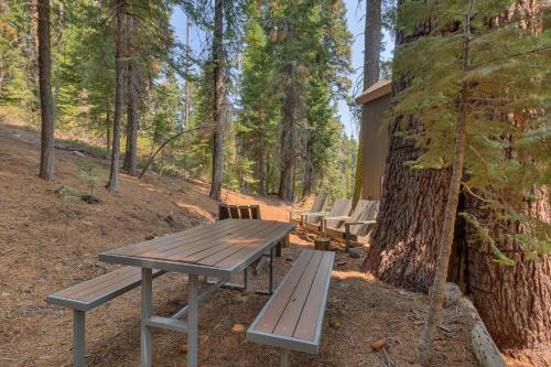 Mod Haus on the West Shore - Mountain Modern Home w Private Beach and Pier, Near Skiing