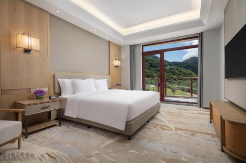 Crowne Plaza Zhoushan Seaview, an IHG Hotel