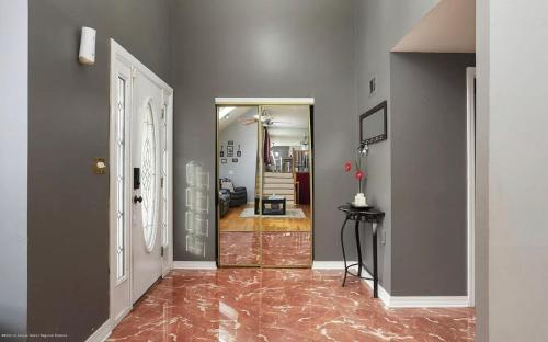 Sweet home in Newark, USA