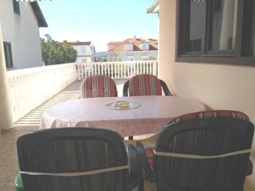 One-Bedroom Apartment with Terrace image 1