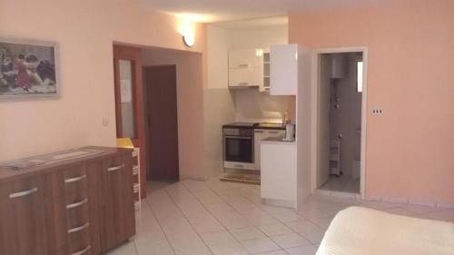 One-Bedroom Apartment with Terrace image 7