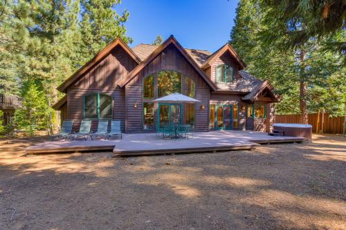 Tippy Canoe by Tahoe Getaways - 4BR West Shore w Private Hot Tub,, Sauna, EV & Walking Distance to Trailhead