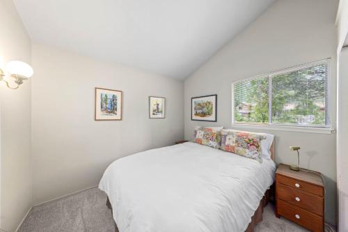 Starry Skies on the West Shore, Private Beach, Fireplace, Pet Friendly, Close to Ski Resorts, Tahoe City (foto 7)