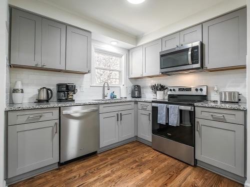 4 Bedroom Plaza Charmer Pet Friendly, Kansas City (foto 10)